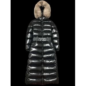 Женский пуховик Moncler